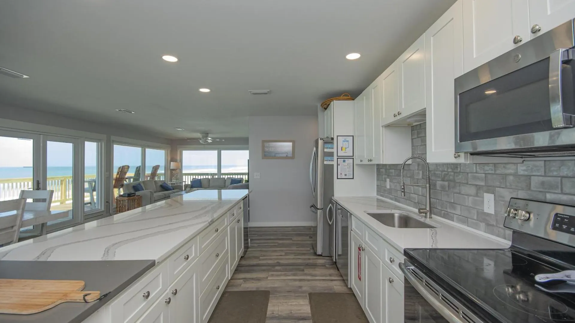 Island Time- Wonderful Private Beachfront Home - Beautiful!!! Panama City Beach Holiday home